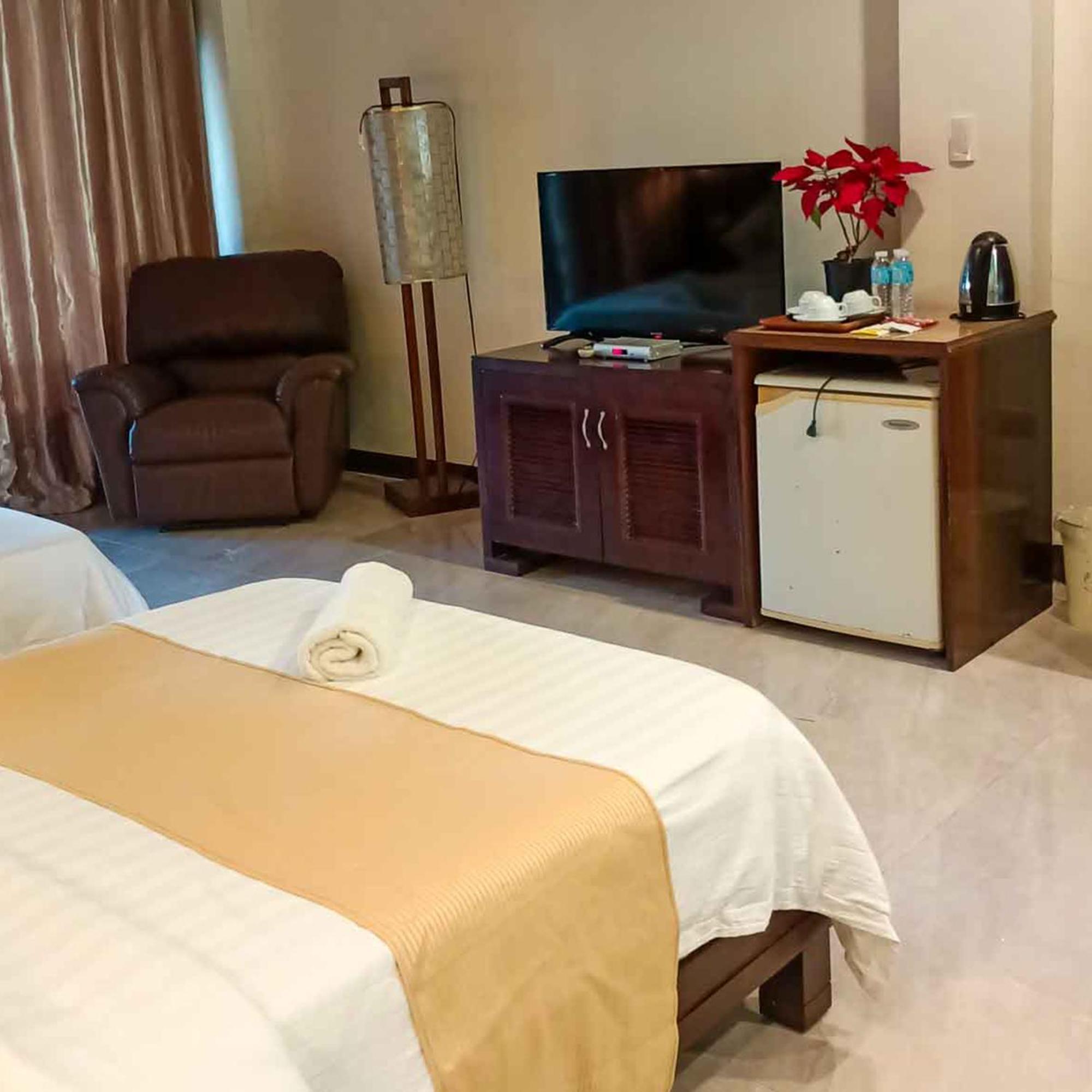 Lukay Las Brisas Balabag  ภายนอก รูปภาพ
