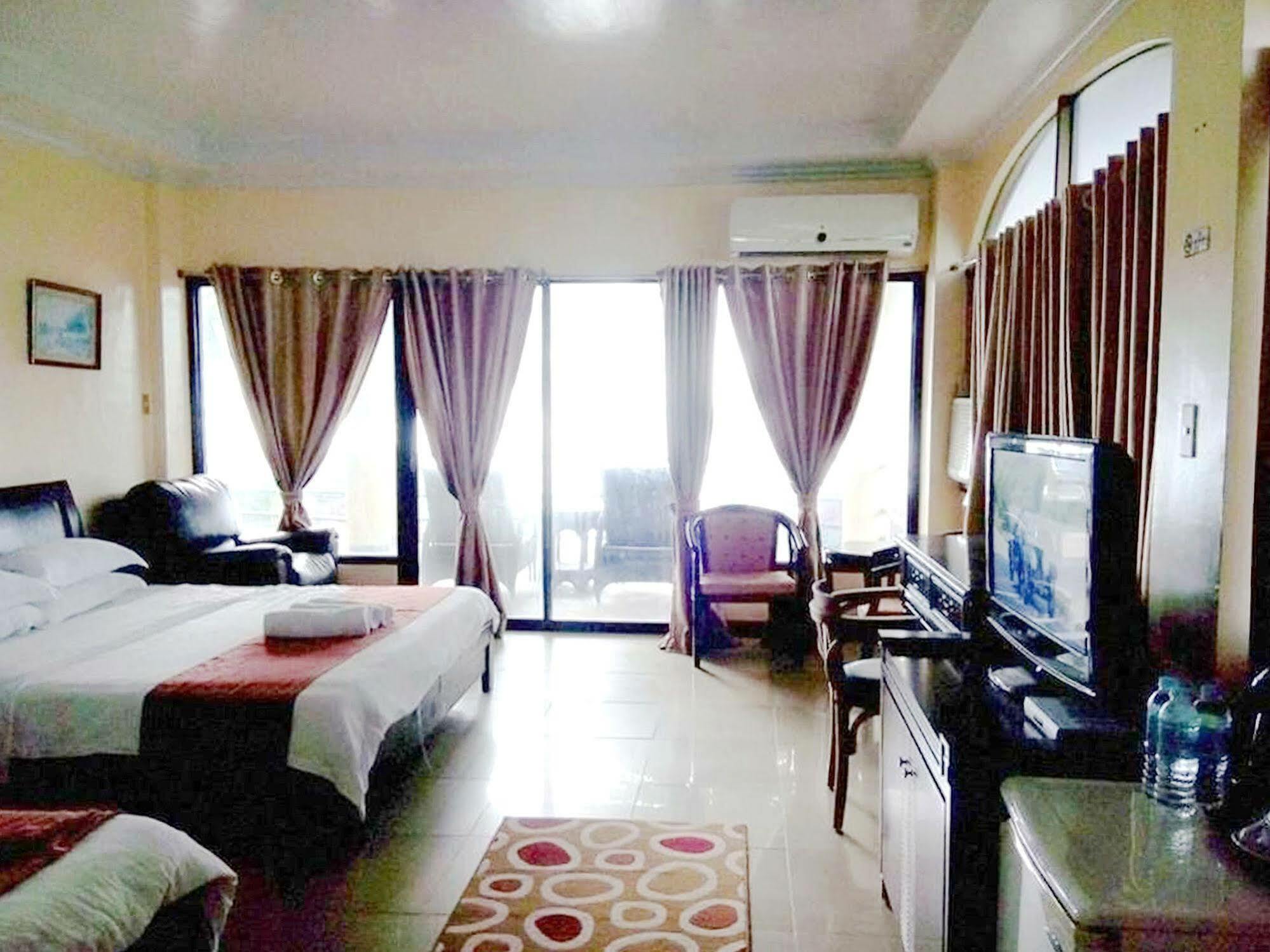 Lukay Las Brisas Balabag  ภายนอก รูปภาพ