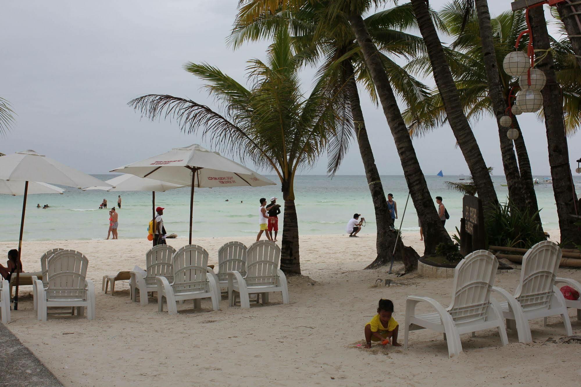 Lukay Las Brisas Balabag  ภายนอก รูปภาพ